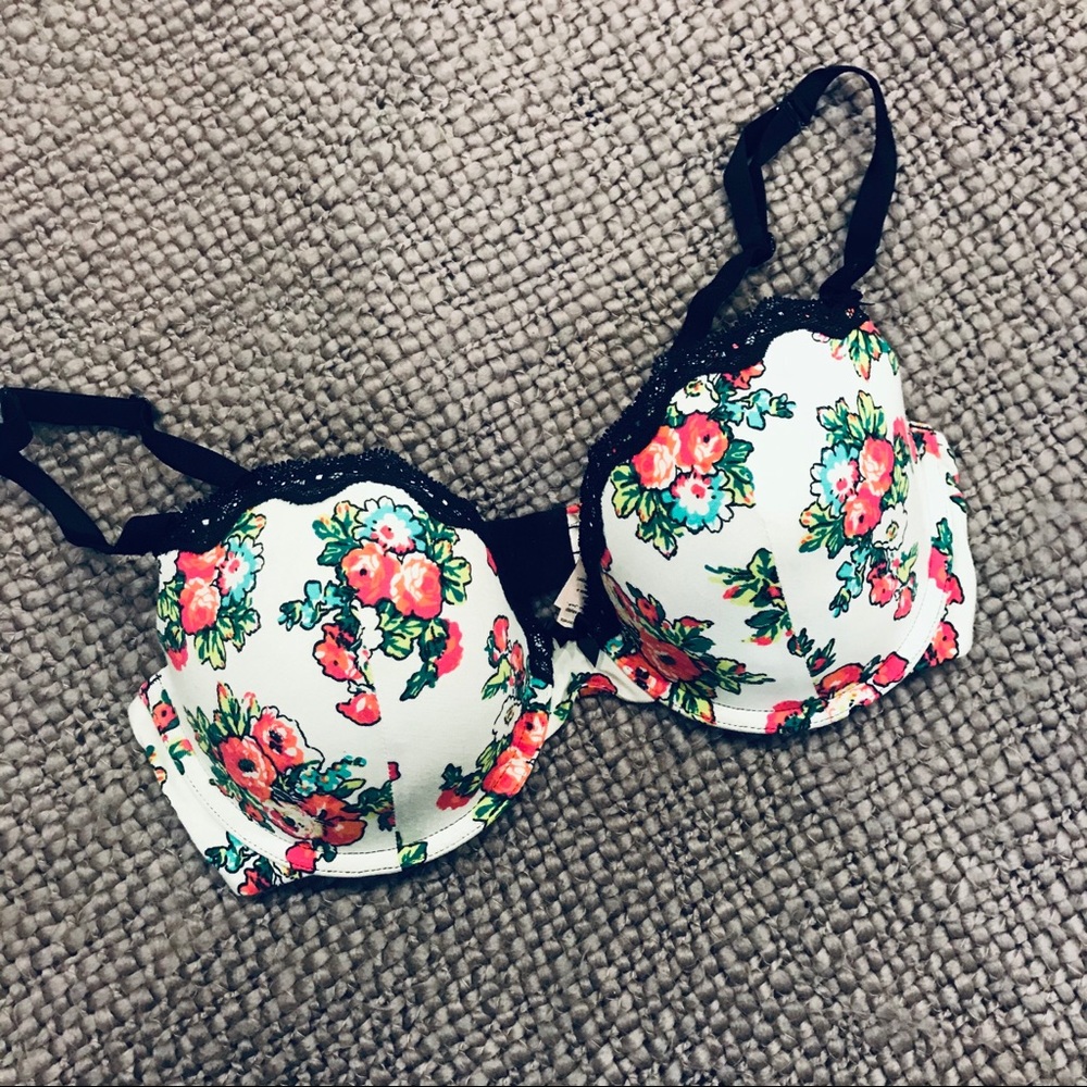 Raspberry Bra - Picture 5 of 7